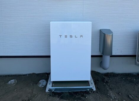 マキシオン・テスラパワーウォール設置工事